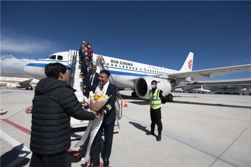 国航成功试飞拉萨贡嘎机场第二跑道