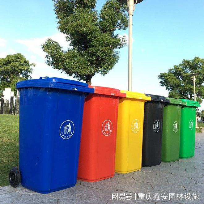 塑胶垃圾箱的设置都是对社会环境的一种保护(图2)