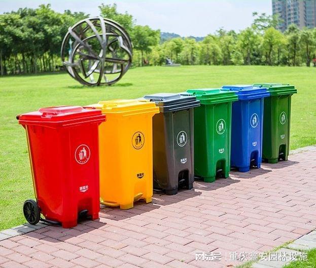 塑胶垃圾箱的设置都是对社会环境的一种保护(图1)